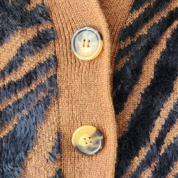 Time and Tru 3D Animal Print Cardigan | Women's XS | Brown Black Faux Fur Cozy - Picture 9 of 9